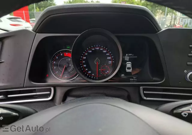 HYUNDAI Elantra 1.6 Smart CVT