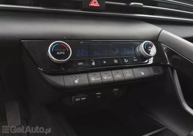 HYUNDAI Elantra 1.6 Smart CVT