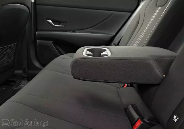 HYUNDAI Elantra 1.6 Smart CVT