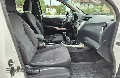 NISSAN Navara 