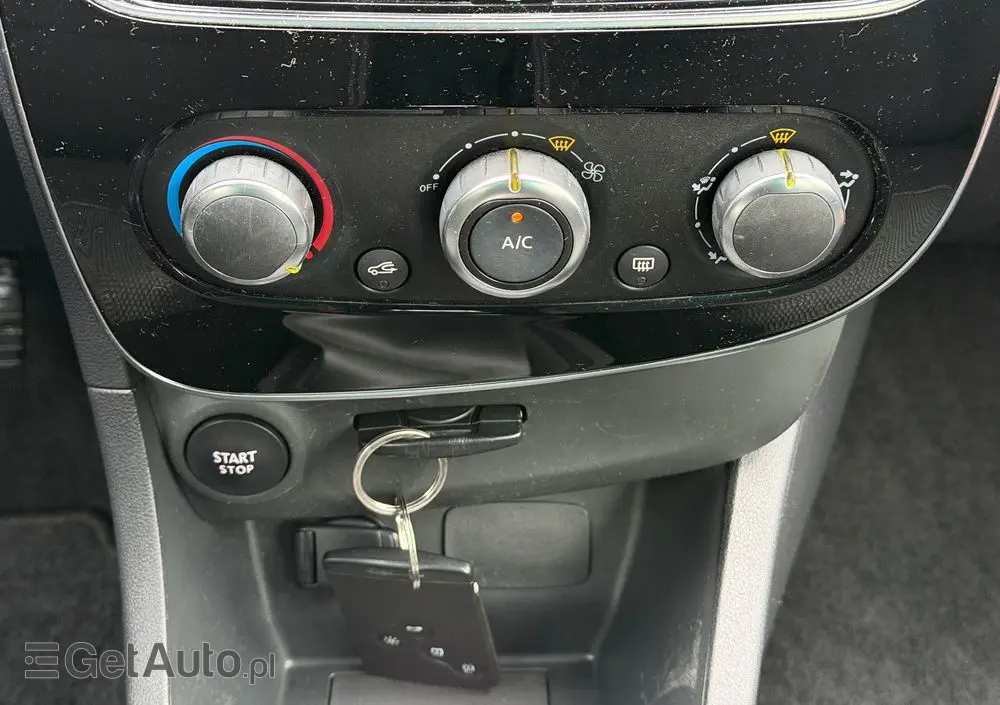 RENAULT Clio 1.2 16V 75 Limited