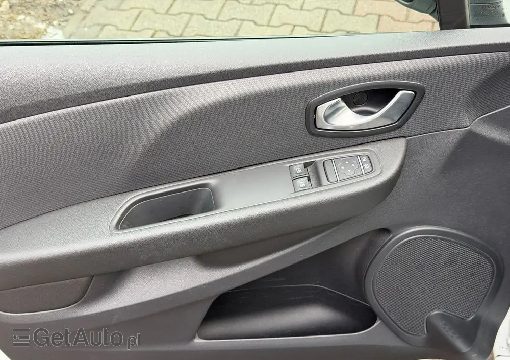 RENAULT Clio 1.2 16V 75 Limited