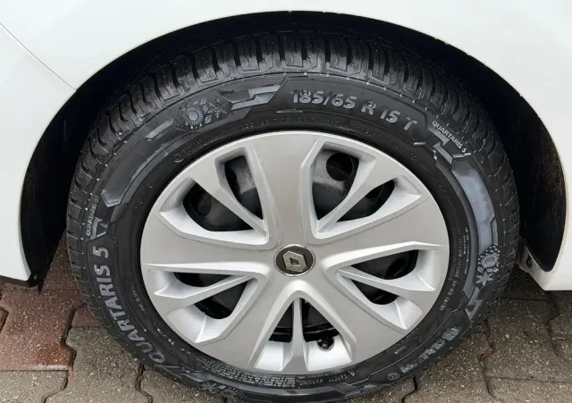 RENAULT Clio 1.2 16V 75 Limited