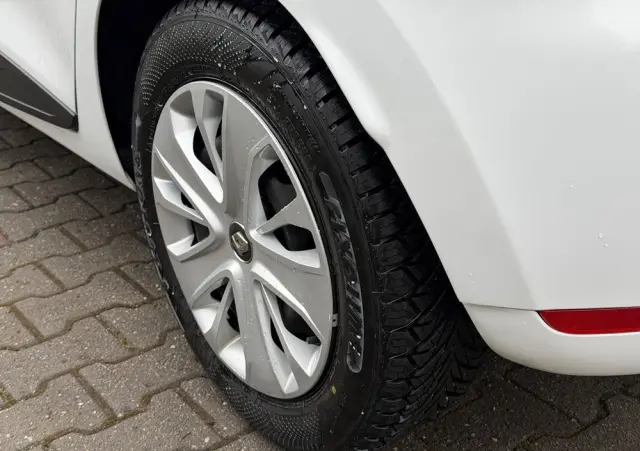 RENAULT Clio 1.2 16V 75 Limited