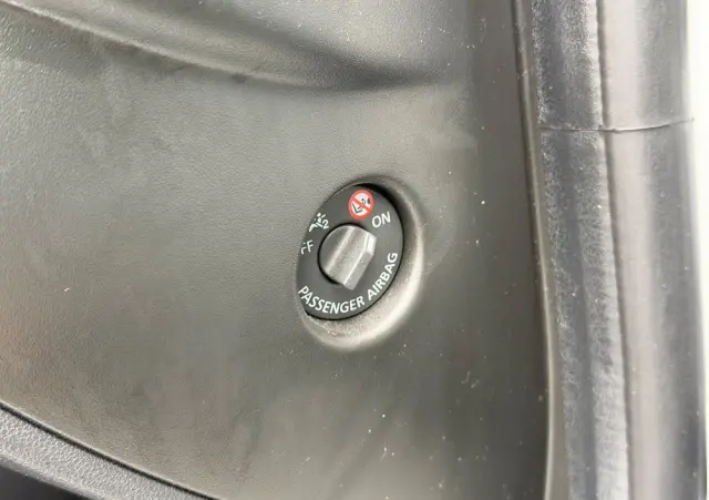 RENAULT Clio 1.2 16V 75 Limited