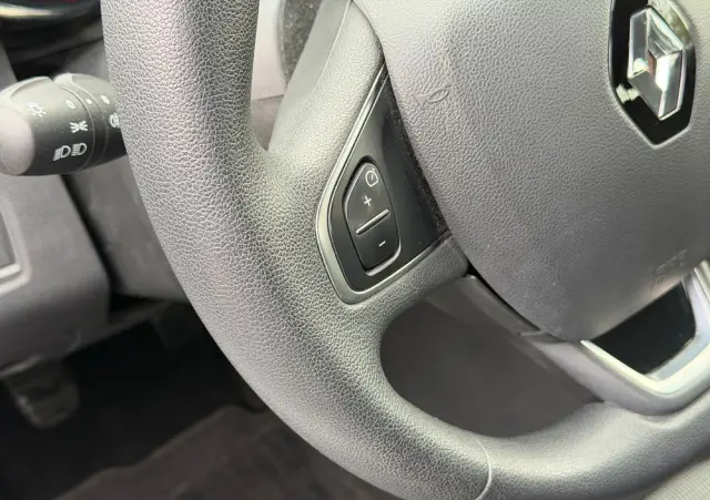 RENAULT Clio 1.2 16V 75 Limited