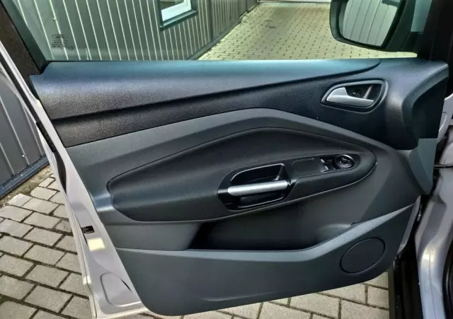 FORD C-MAX 1.6 Ti-VCT Titanium