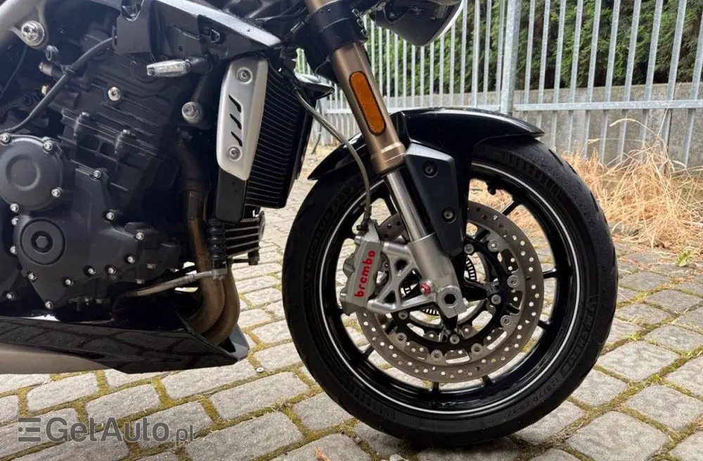 TRIUMPH Speed Triple 