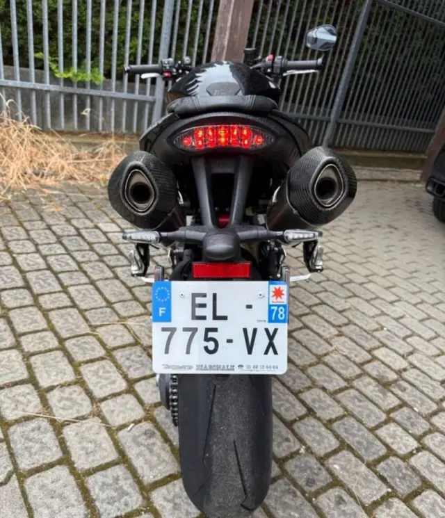 TRIUMPH Speed Triple 