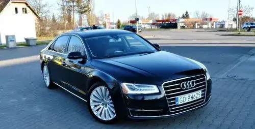 AUDI A8 