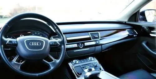 AUDI A8 