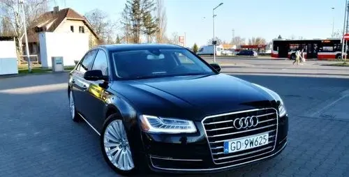 AUDI A8 