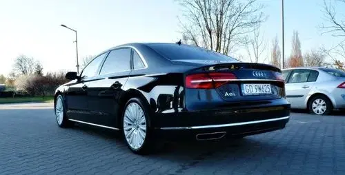 AUDI A8 