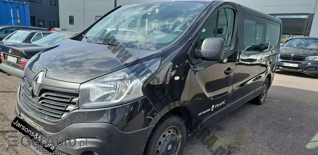 RENAULT Trafic 