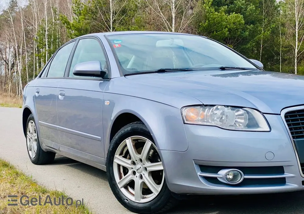 AUDI A4 Limousine 