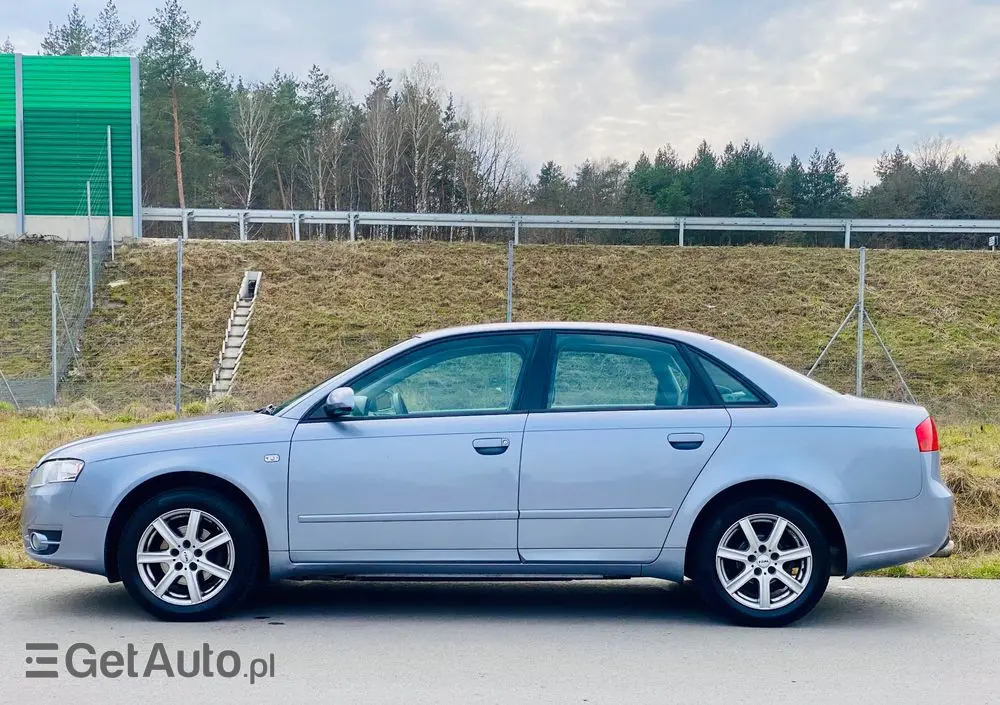 AUDI A4 Limousine 