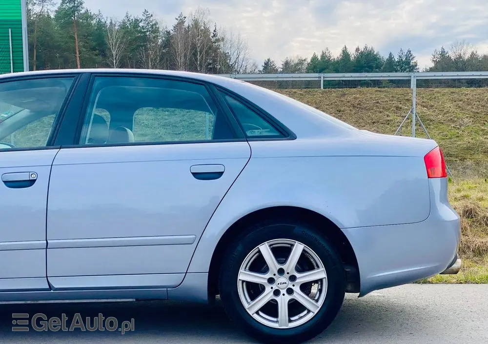 AUDI A4 Limousine 