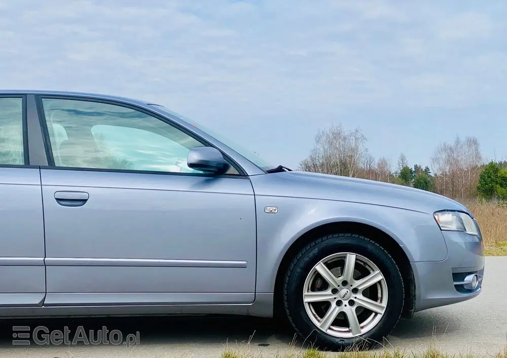 AUDI A4 Limousine 