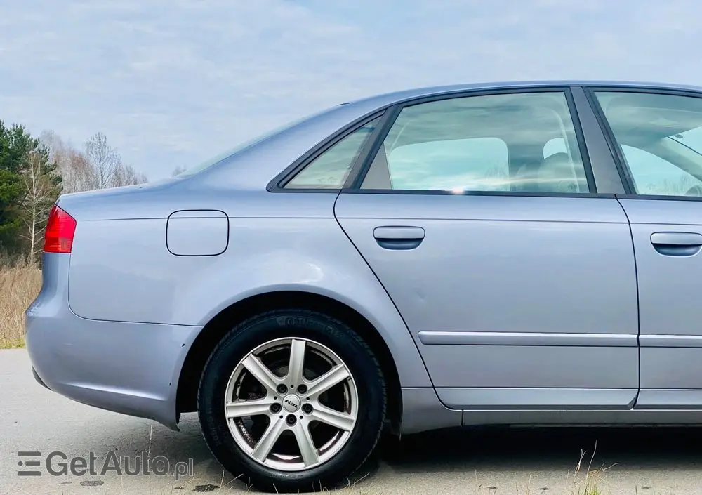 AUDI A4 Limousine 