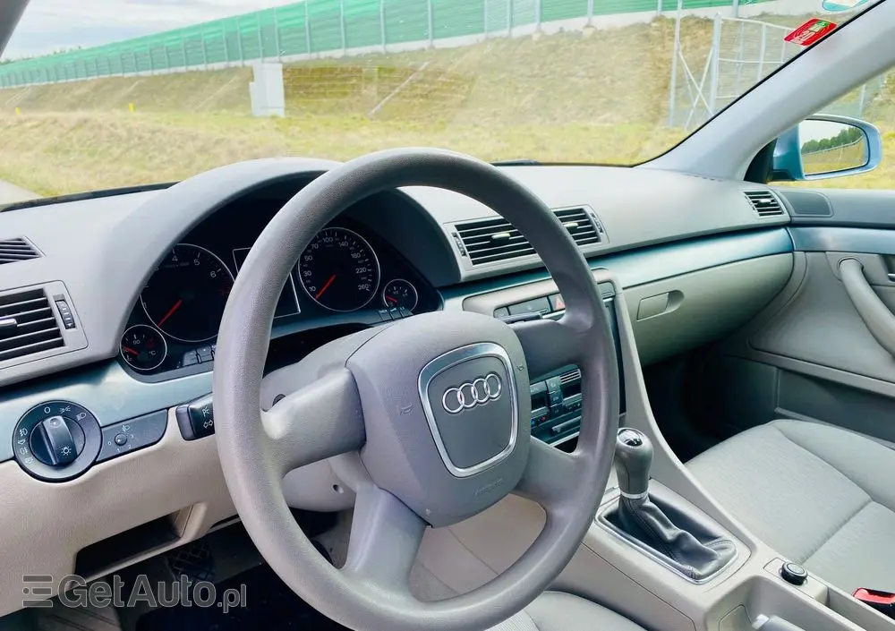 AUDI A4 Limousine 