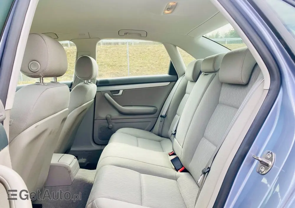 AUDI A4 Limousine 