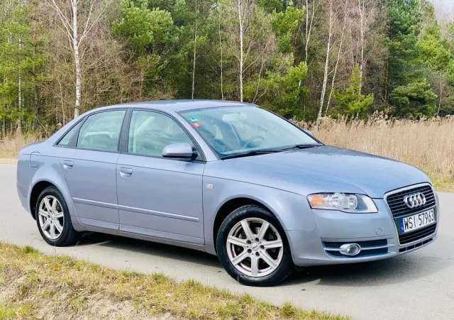 AUDI A4 Limousine 