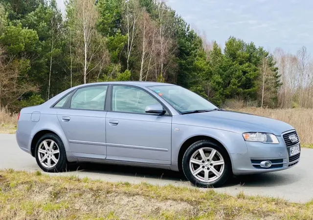 AUDI A4 Limousine 