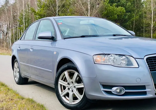 AUDI A4 Limousine 