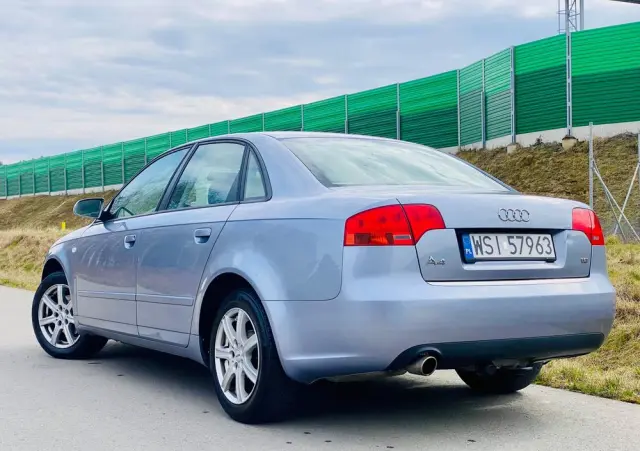 AUDI A4 Limousine 