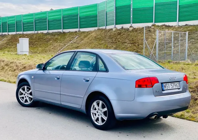 AUDI A4 Limousine 