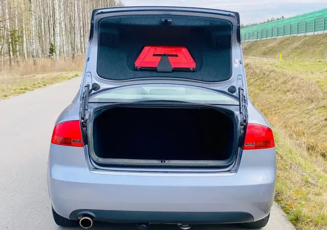 AUDI A4 Limousine 
