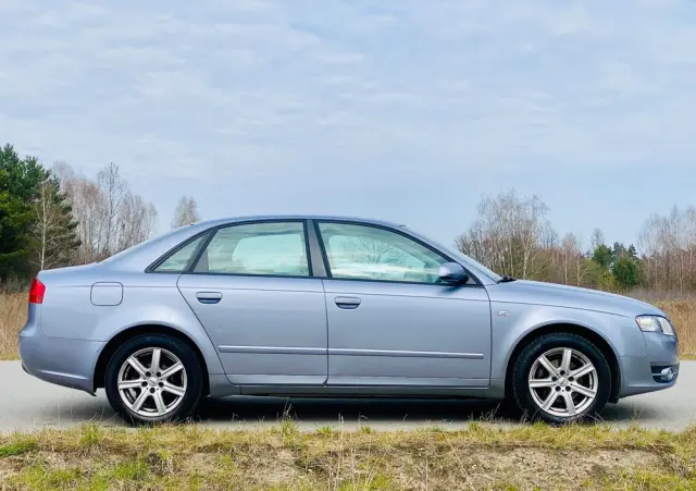 AUDI A4 Limousine 