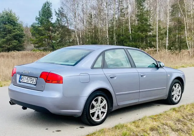 AUDI A4 Limousine 