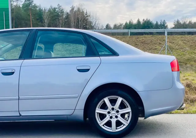 AUDI A4 Limousine 