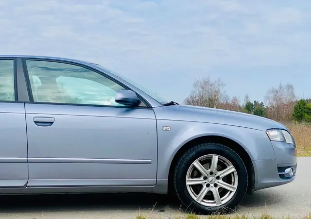 AUDI A4 Limousine 