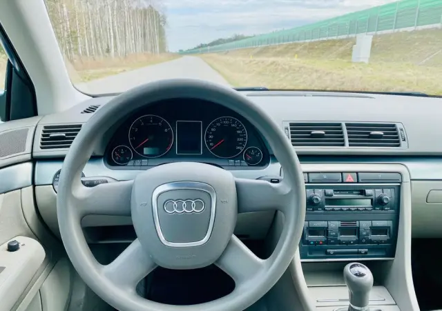AUDI A4 Limousine 