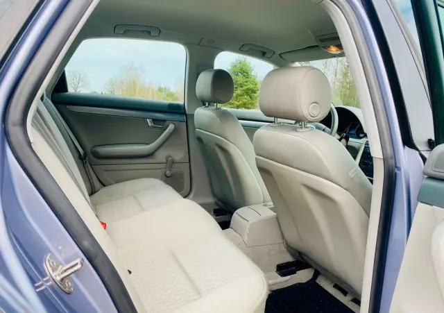 AUDI A4 Limousine 