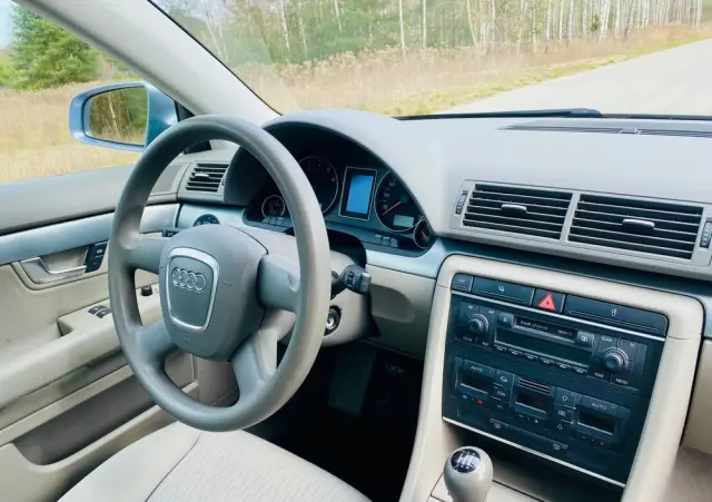 AUDI A4 Limousine 