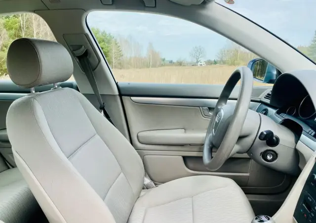 AUDI A4 Limousine 