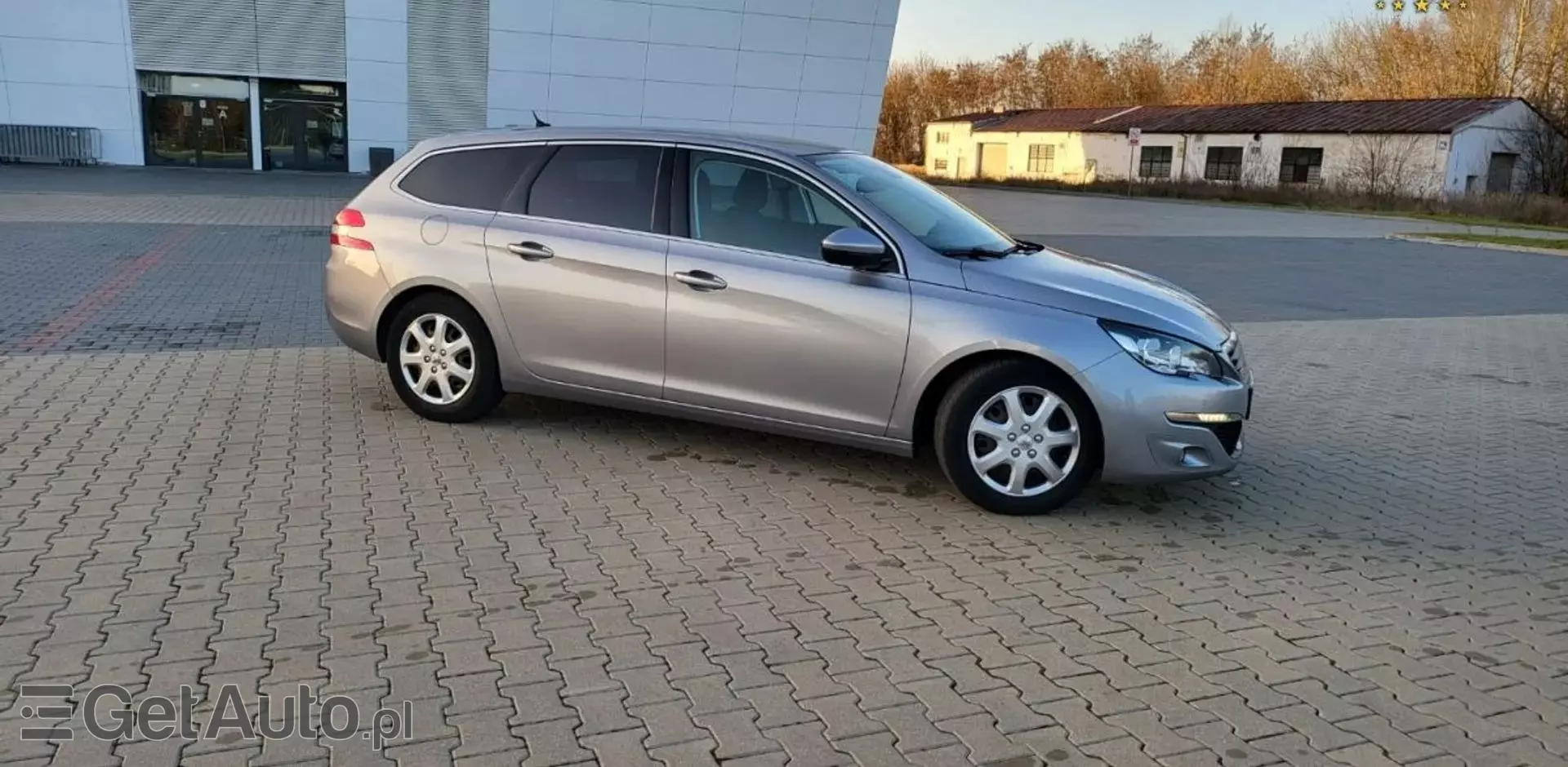 PEUGEOT 308 