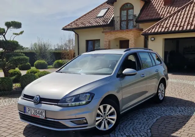 VOLKSWAGEN Golf Variant 