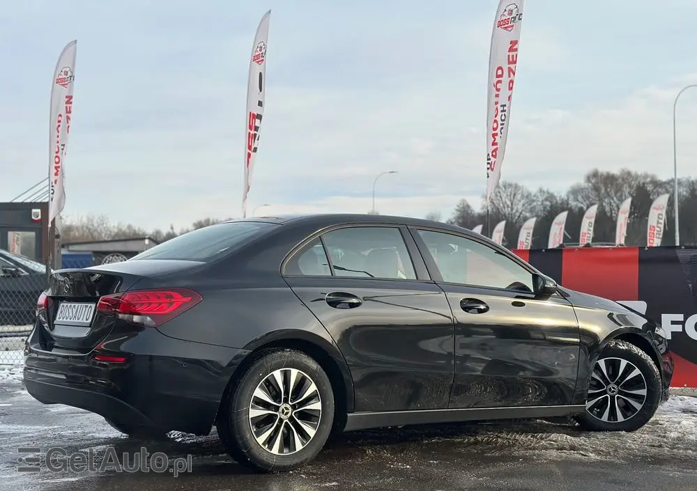 MERCEDES-BENZ Klasa A 200 d 8G-DCT