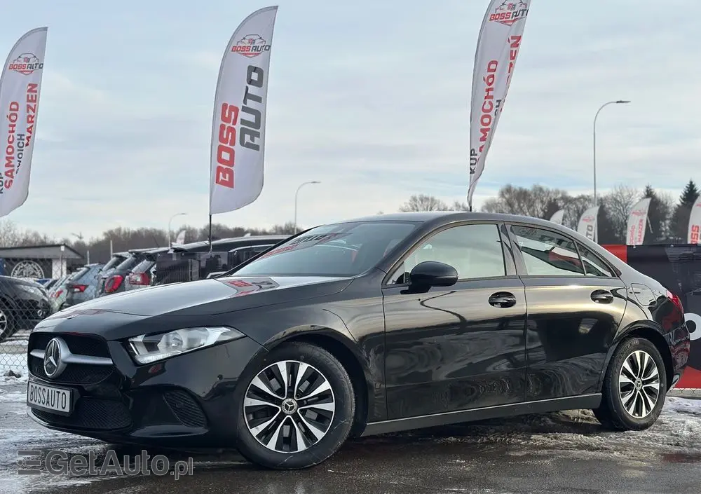 MERCEDES-BENZ Klasa A 200 d 8G-DCT