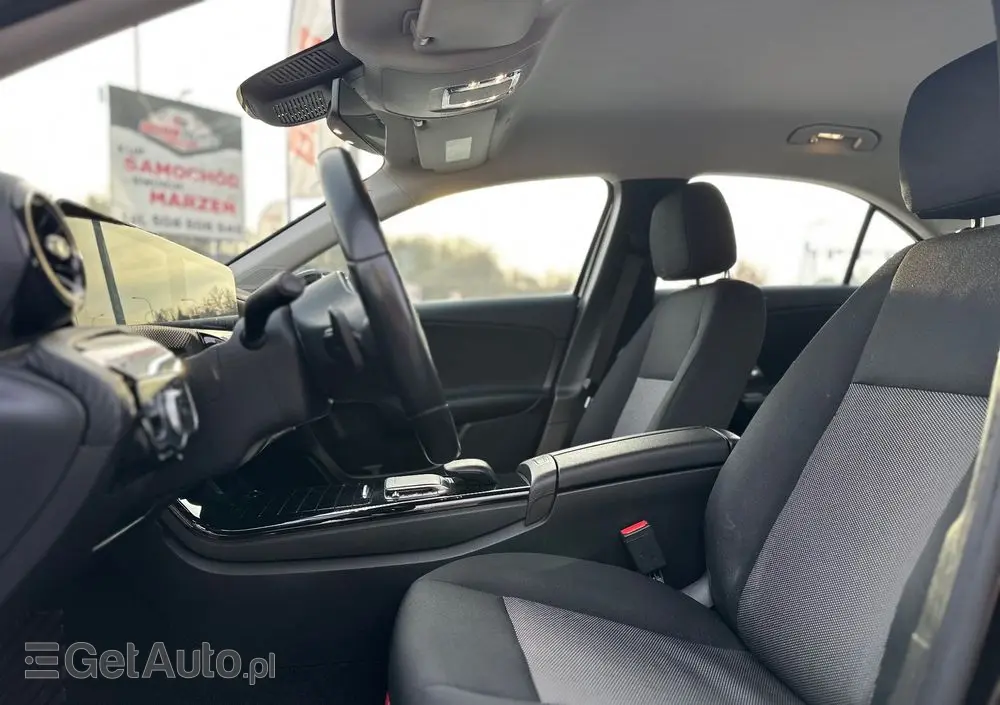 MERCEDES-BENZ Klasa A 200 d 8G-DCT