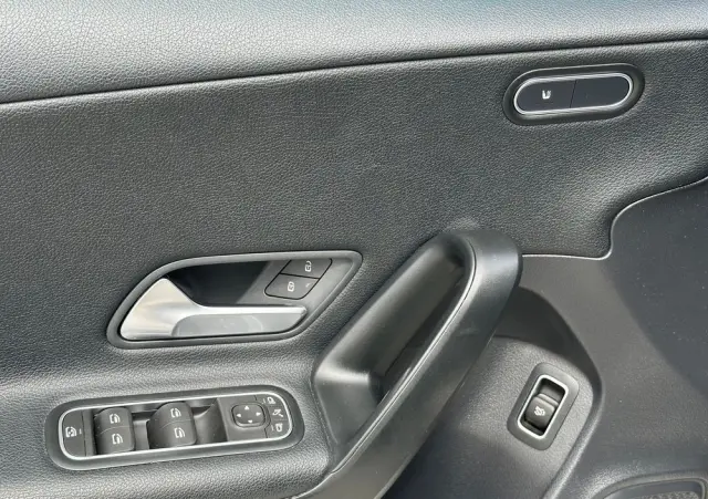 MERCEDES-BENZ Klasa A 200 d 8G-DCT