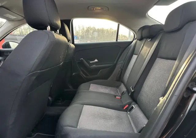 MERCEDES-BENZ Klasa A 200 d 8G-DCT