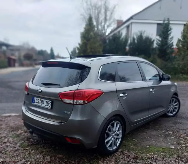 KIA Carens 