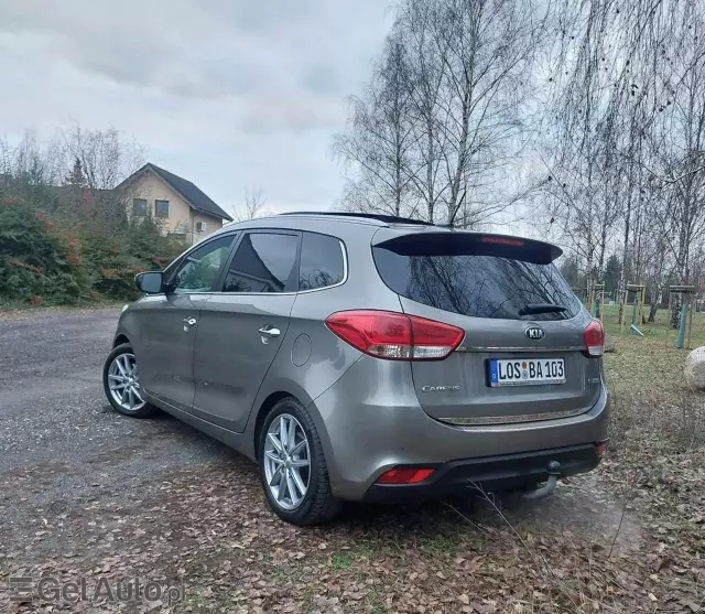 KIA Carens 