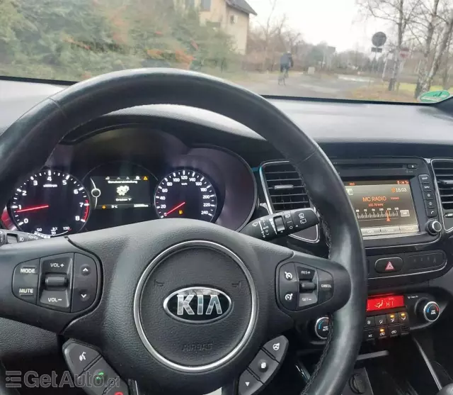 KIA Carens 