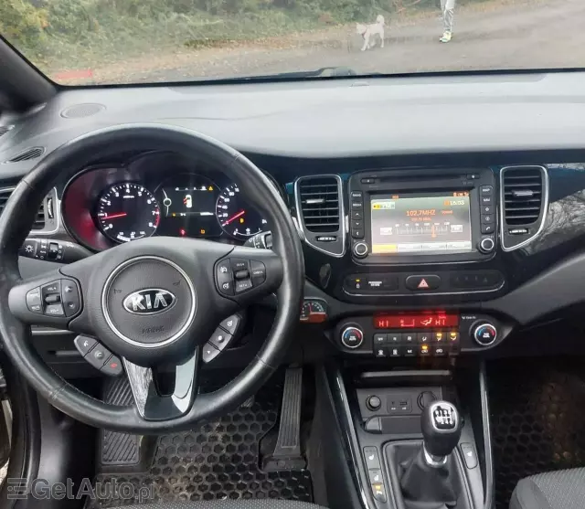 KIA Carens 